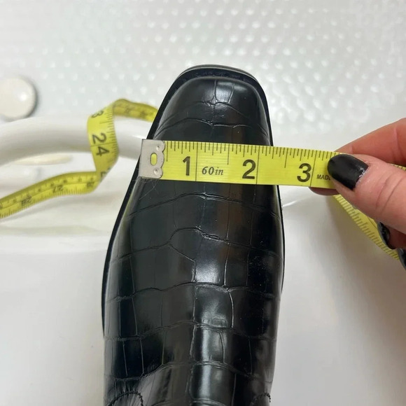 Woman's 9.5 black crocodile ankle bootie with a block heel nwot - Picture 15 of 16